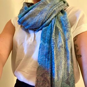 Aritzia scarf